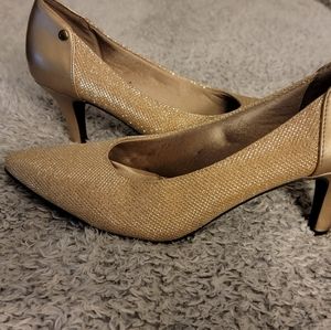 Life Stride short heel, gold, brand new, no box. Size 10